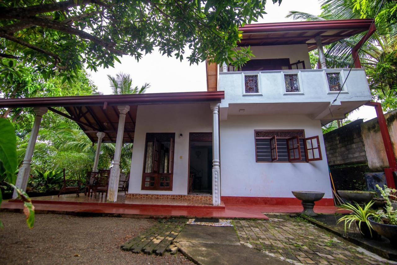 Mountain Gem Villa Hikkaduwa Buitenkant foto