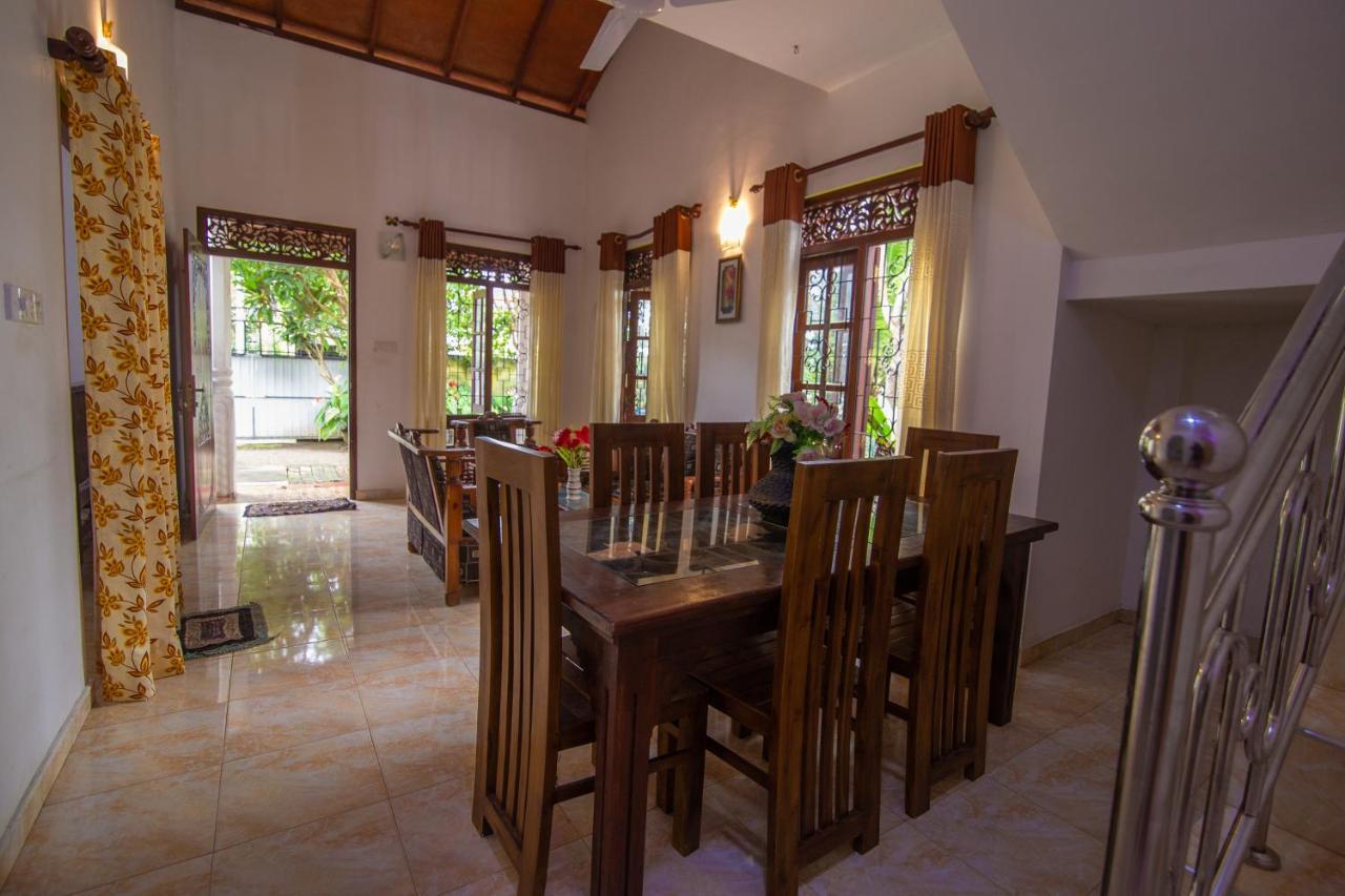 Mountain Gem Villa Hikkaduwa Buitenkant foto