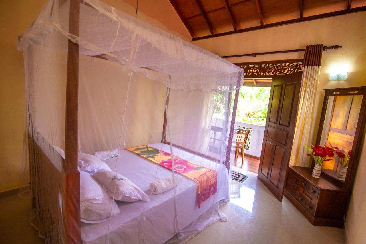 Mountain Gem Villa Hikkaduwa Buitenkant foto